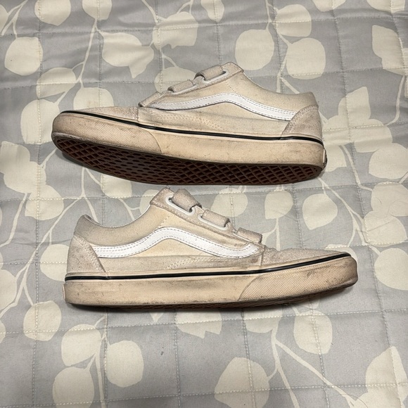 Vans - Picture 3 of 6